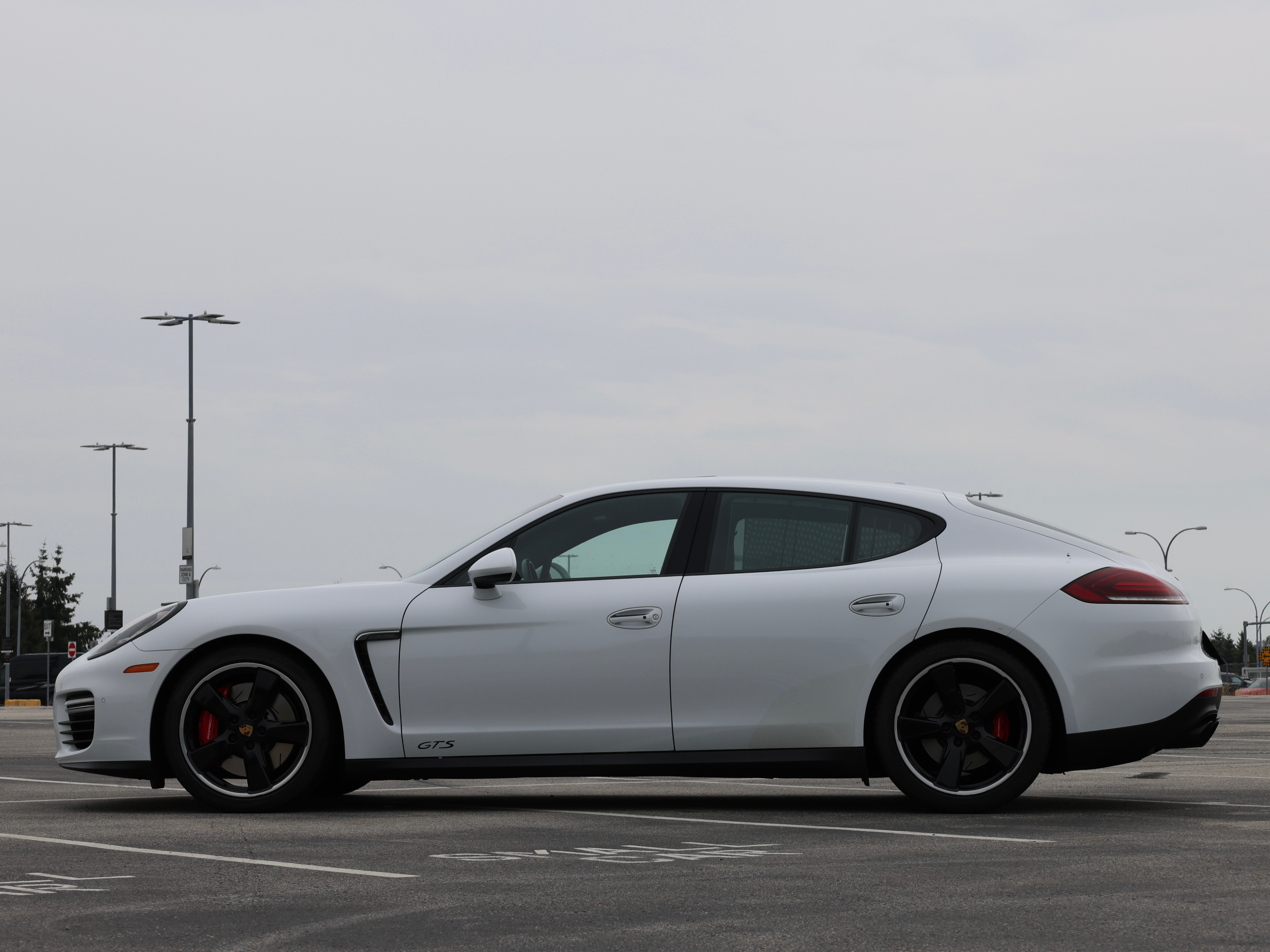 2016 Porsche panamera gts - Image 4